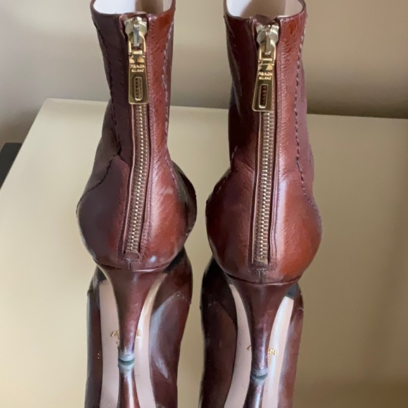 Brown Prada boots with slight elevation. - Picture 3 of 5